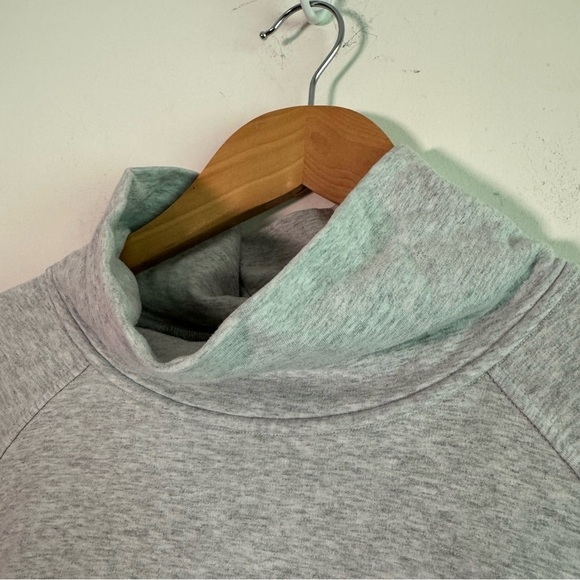 Lululemon Find Your Unwind Light Grey Pullover size 6 - Picture 2 of 8